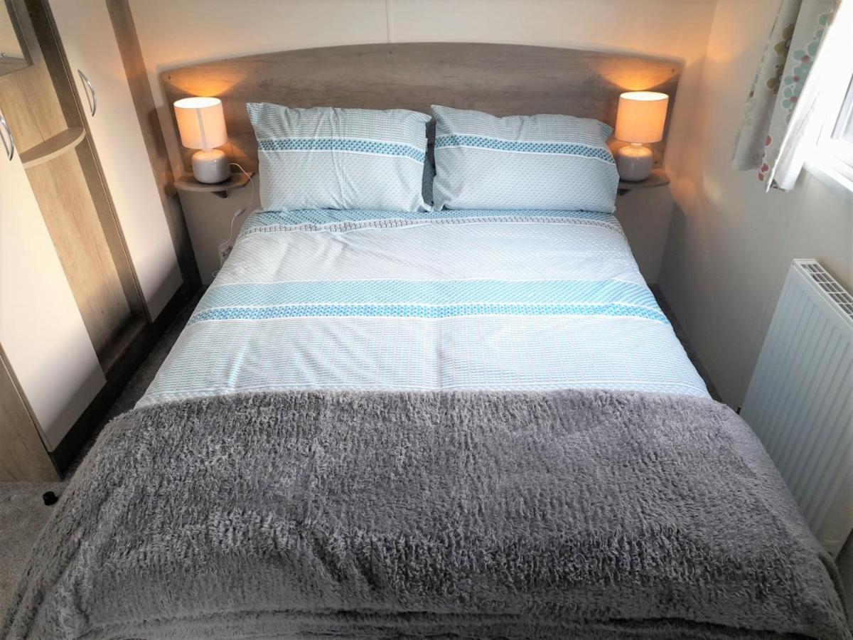 3 Bedroom Modern Caravan Sleeps Up To 8 Millom Exteriör bild