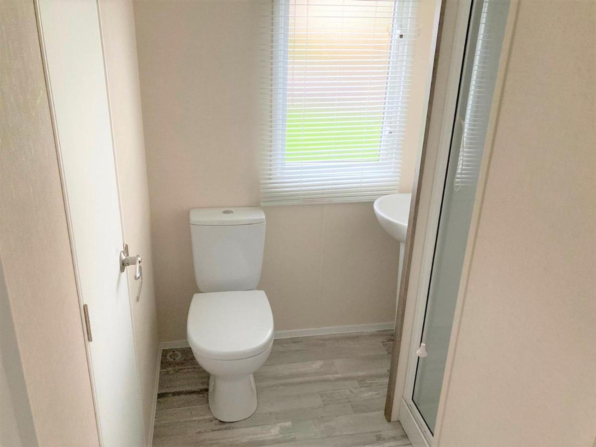 3 Bedroom Modern Caravan Sleeps Up To 8 Millom Exteriör bild