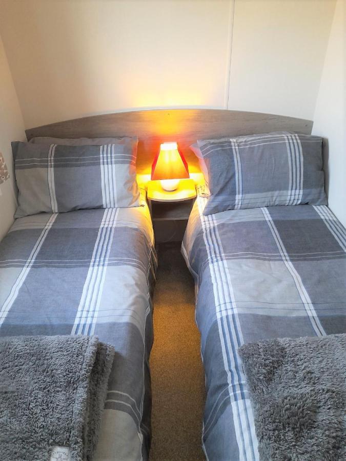 3 Bedroom Modern Caravan Sleeps Up To 8 Millom Exteriör bild