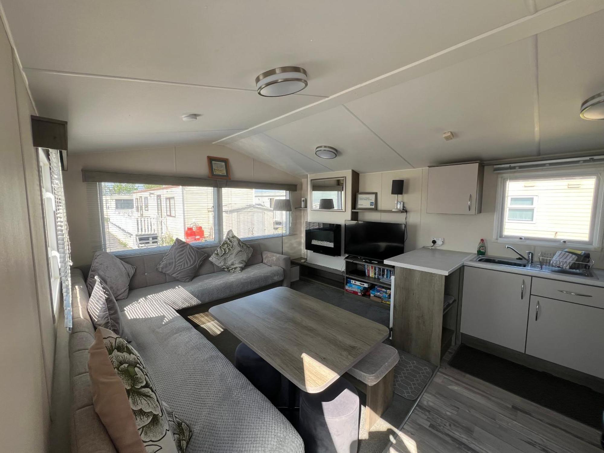3 Bedroom Modern Caravan Sleeps Up To 8 Millom Exteriör bild